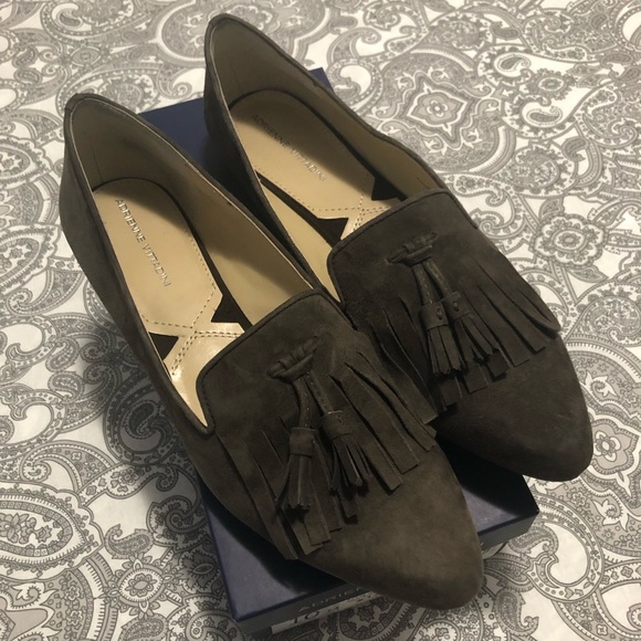 ⬇️ Adrienne Vittadini grey suede flats - Picture 4 of 7
